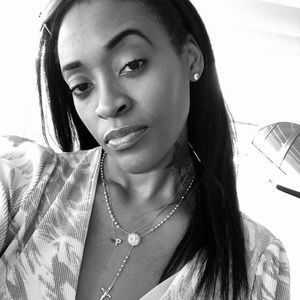 Meet your Posher, Daphne priscilla